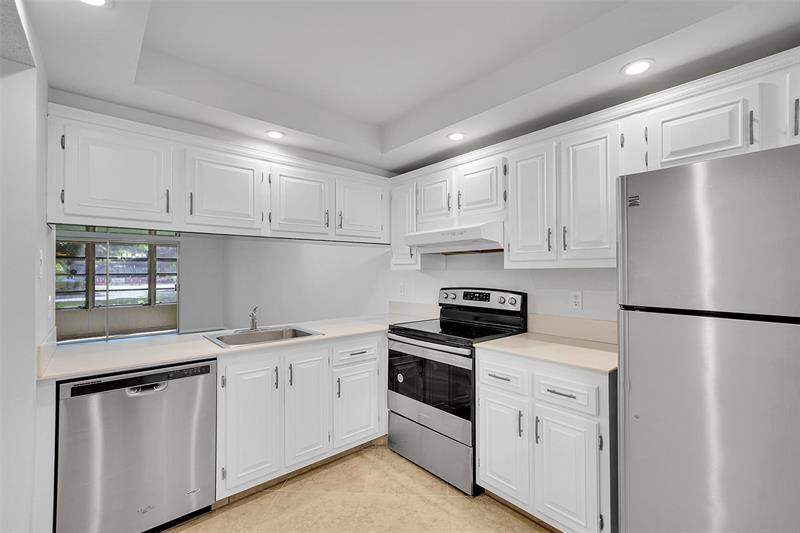 Image 4 of 37 For 2612 Nassau Bnd  D1