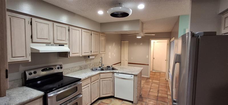 Image 17 of 31 For 11696 19th Dr  11696