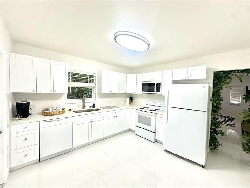 Image 3 of 13 For 1682 146th St