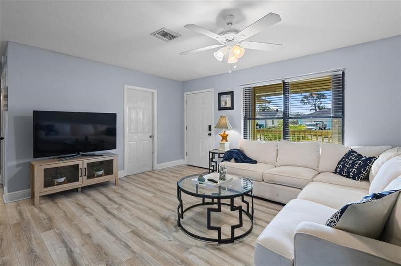 Image 6 of 27 For 5408 Birch Dr