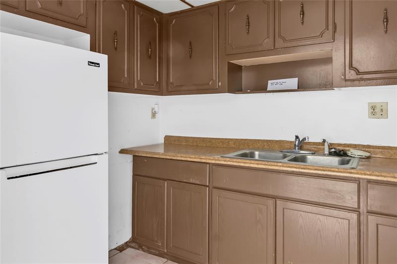Image 11 of 14 For 207 32nd Ct  106
