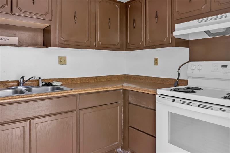 Image 12 of 14 For 207 32nd Ct  106