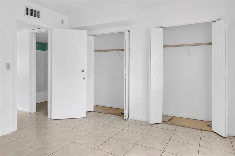 Image 13 of 14 For 207 32nd Ct  106