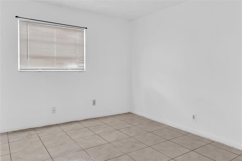 Image 14 of 14 For 207 32nd Ct  106