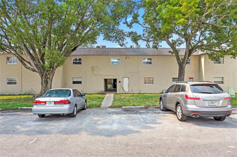 Image 5 of 14 For 207 32nd Ct  106