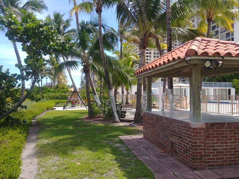 Image 5 of 7 For 2655 Collins Ave  602