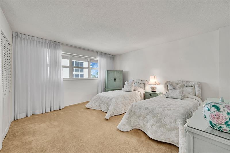 Image 16 of 69 For 4100 Galt Ocean Dr  306