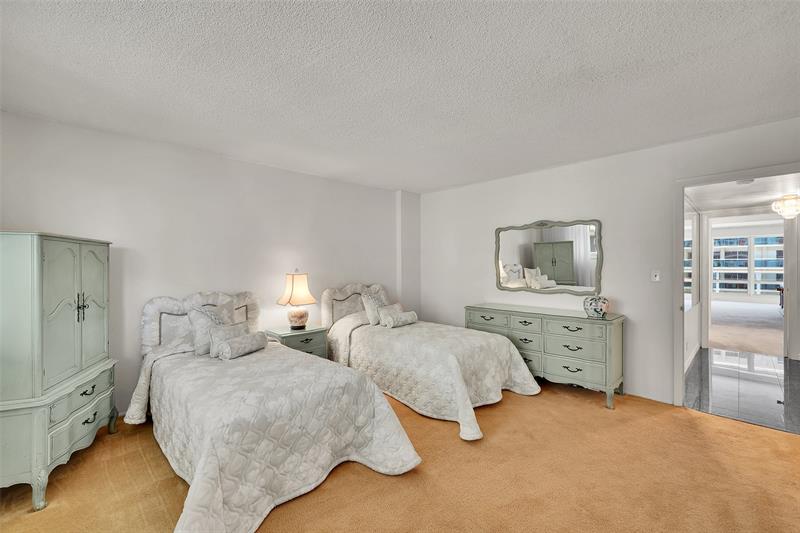 Image 17 of 69 For 4100 Galt Ocean Dr  306