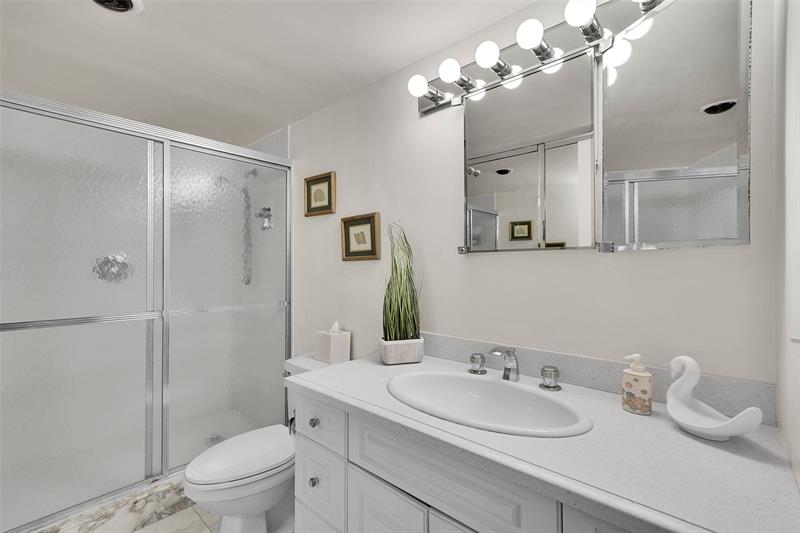 Image 18 of 69 For 4100 Galt Ocean Dr  306