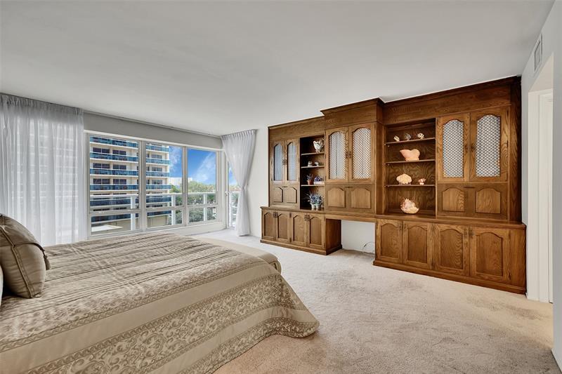 Image 20 of 69 For 4100 Galt Ocean Dr  306