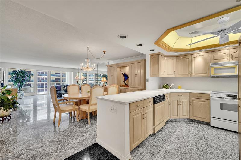 Image 7 of 69 For 4100 Galt Ocean Dr  306