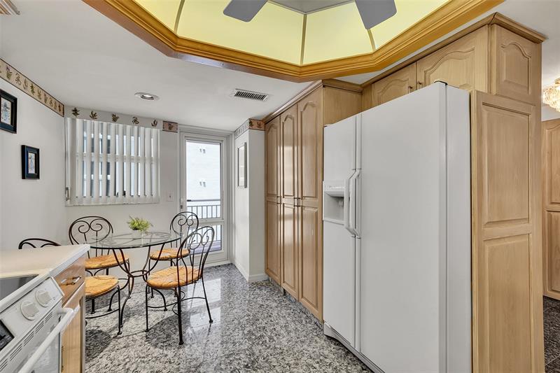 Image 8 of 69 For 4100 Galt Ocean Dr  306