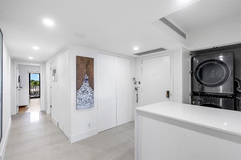 Image 11 of 56 For 4900 Ocean Blvd  610