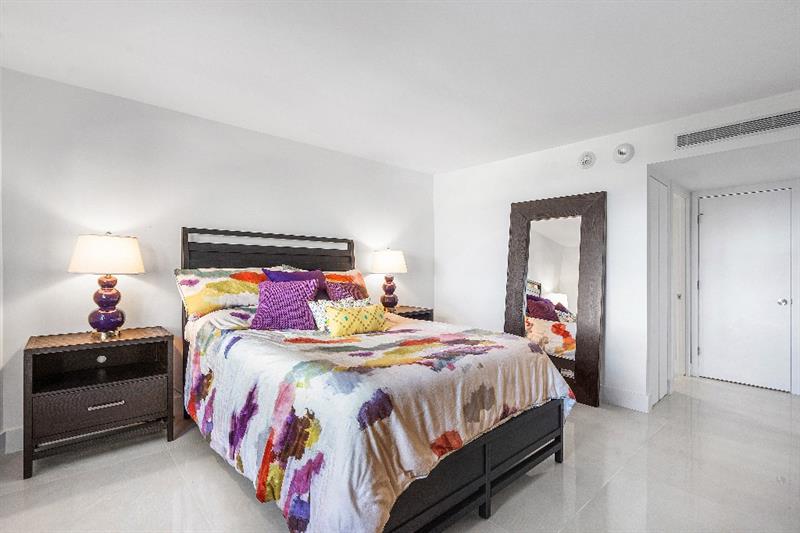 Image 17 of 56 For 4900 Ocean Blvd  610