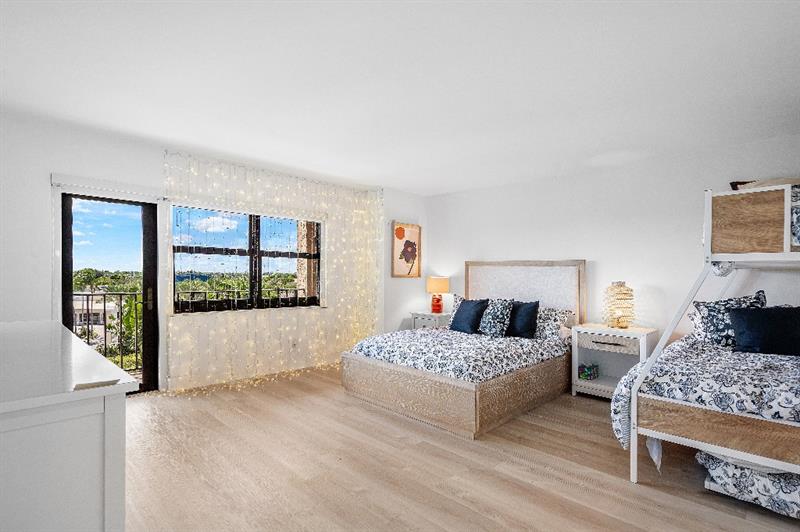 Image 22 of 56 For 4900 Ocean Blvd  610