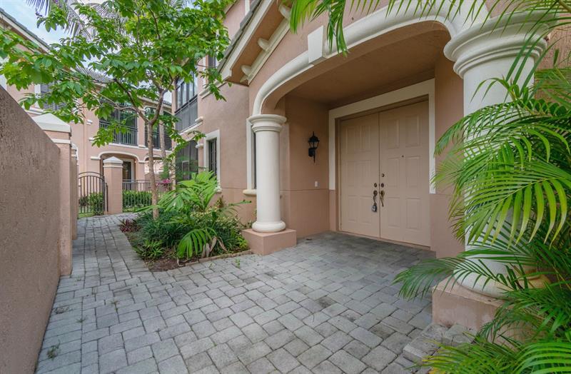 Image 4 of 32 For 2620 Center Court Dr  1-27
