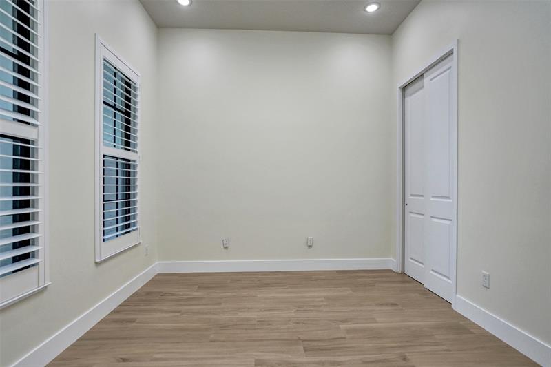 Image 13 of 20 For 7467 Blue Spring Dr