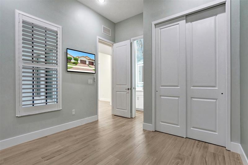 Image 17 of 20 For 7467 Blue Spring Dr