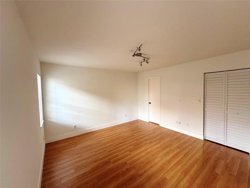 Image 20 of 34 For 2388 89th Dr  -