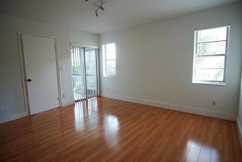 Image 22 of 34 For 2388 89th Dr  -
