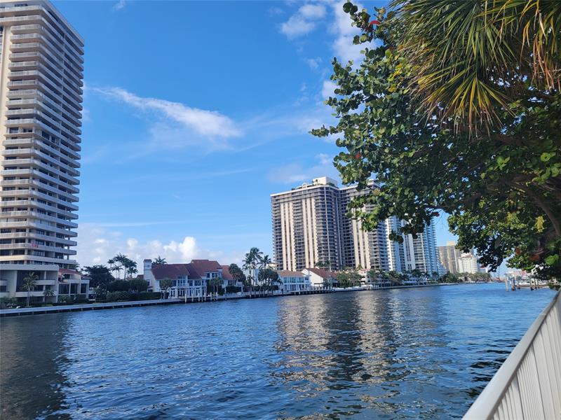 Image 33 of 36 For 19390 Collins Ave  216