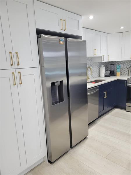 Image 4 of 36 For 19390 Collins Ave  216