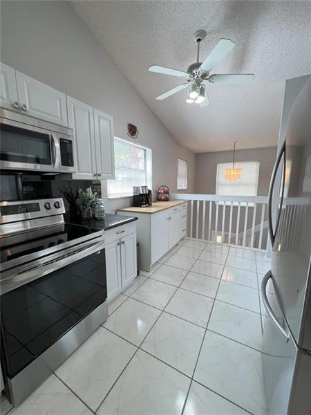 Image 21 of 52 For 18266 Covina Way  202