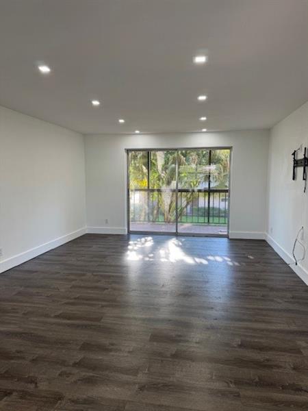 Image 8 of 17 For 7100 Nova Dr  205a