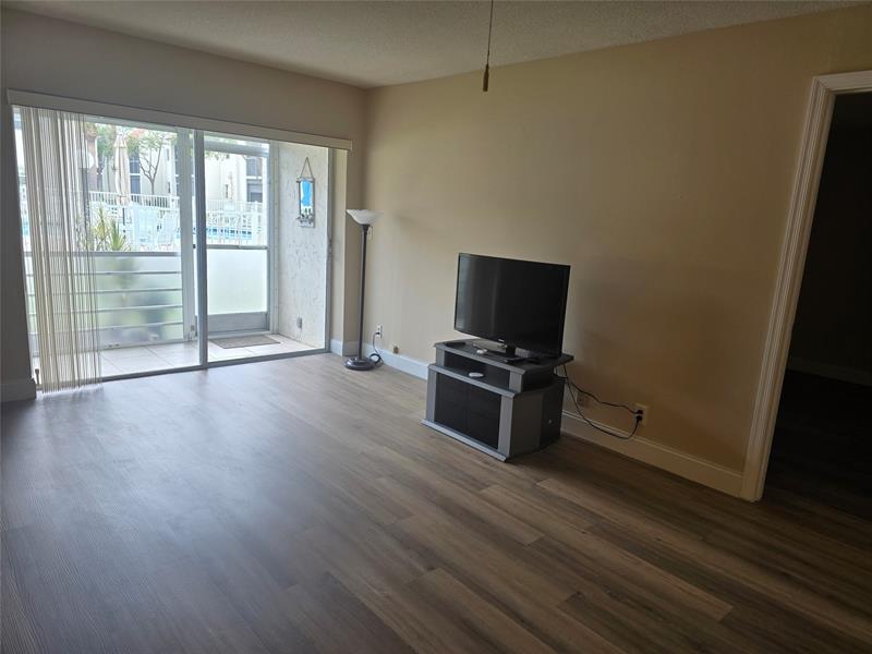 Image 10 of 26 For 1428 4th Ave  107