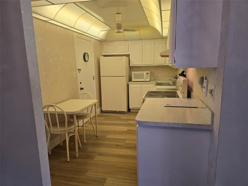 Image 12 of 26 For 1428 4th Ave  107