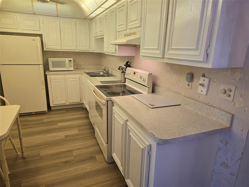Image 13 of 26 For 1428 4th Ave  107