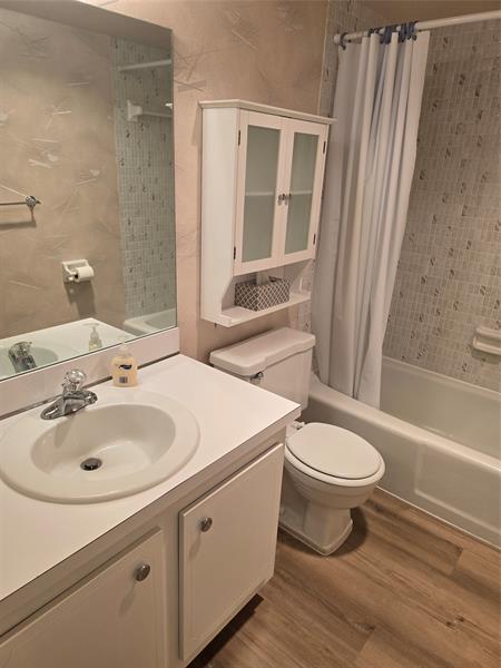 Image 24 of 26 For 1428 4th Ave  107