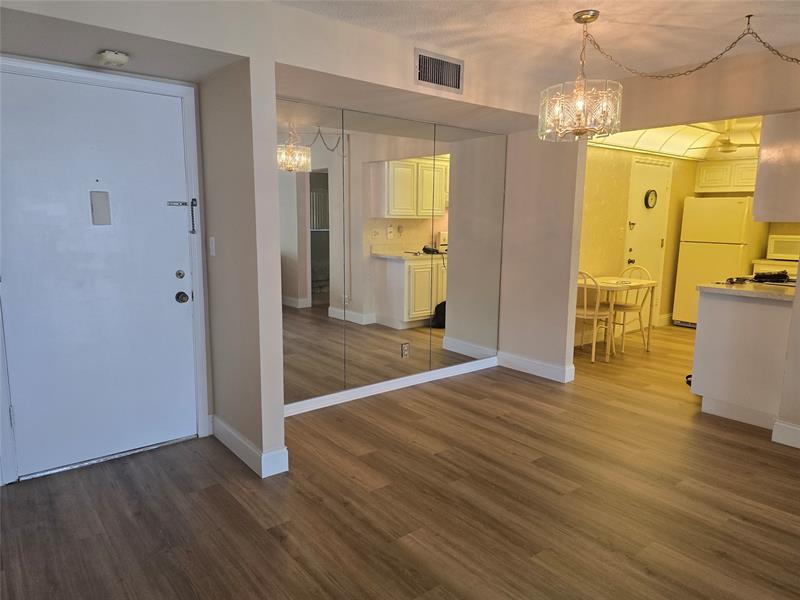 Image 8 of 26 For 1428 4th Ave  107