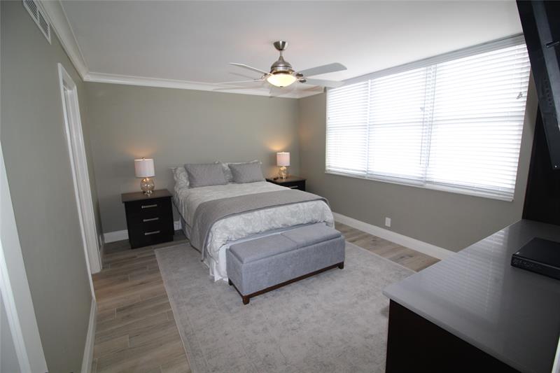 Image 9 of 16 For 750 Ocean Blvd  1610