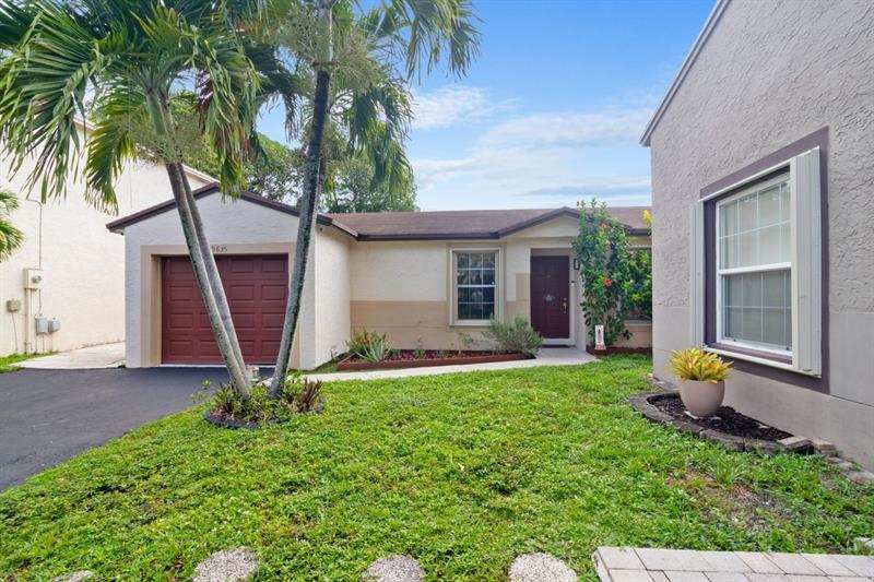 Details for 19835 64th Pl, Hialeah, FL 33015