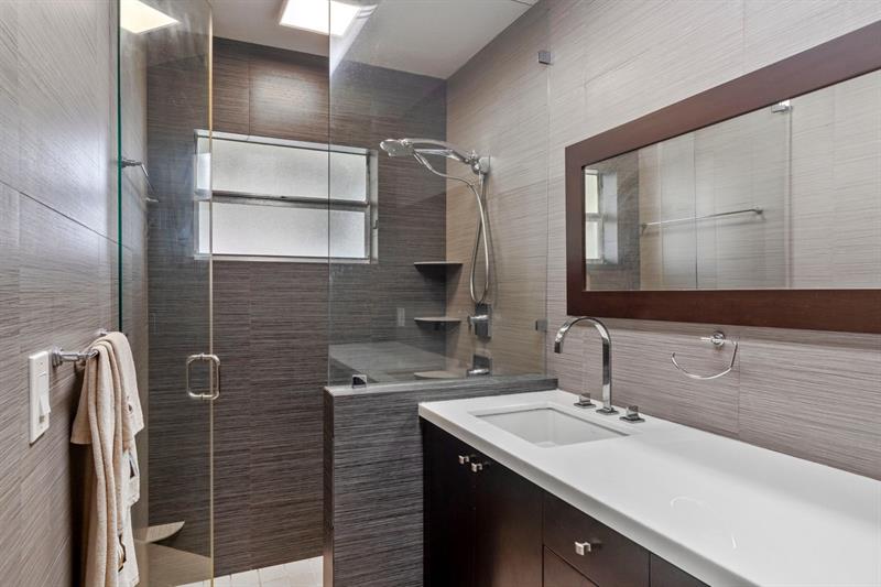 Image 16 of 24 For 19835 64th Pl