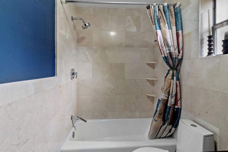 Image 17 of 24 For 19835 64th Pl