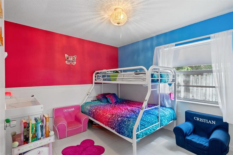 Image 19 of 24 For 19835 64th Pl