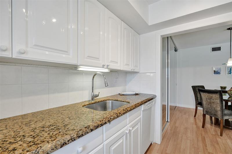 Image 20 of 55 For 930 9th Ave  16