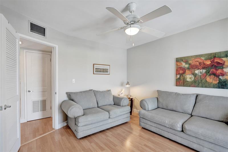 Image 23 of 55 For 930 9th Ave  16