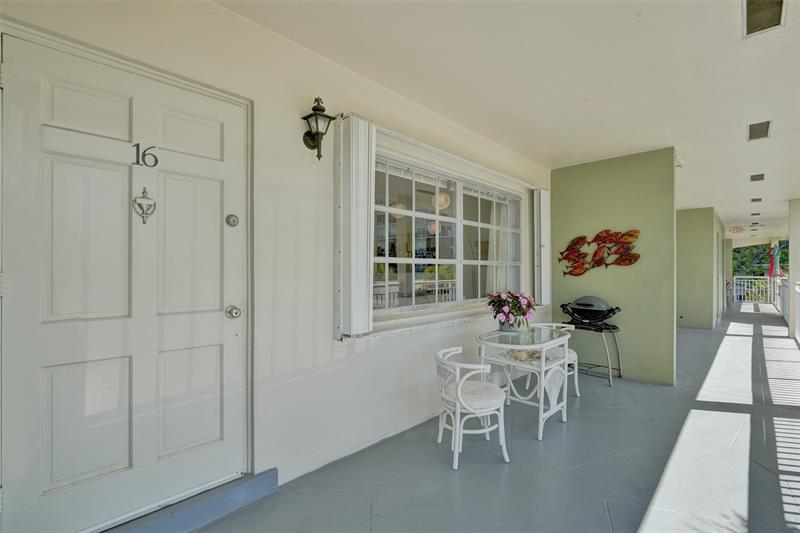 Image 5 of 55 For 930 9th Ave  16
