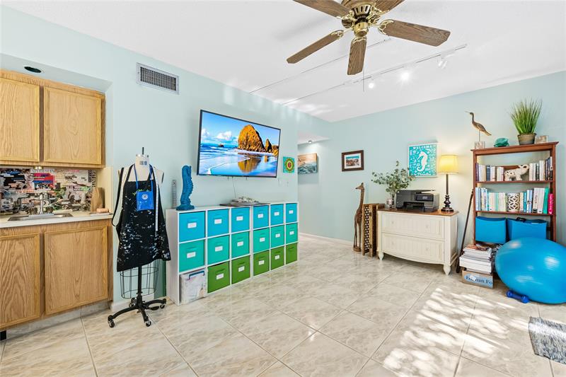 Image 20 of 28 For 3225 13th St  201