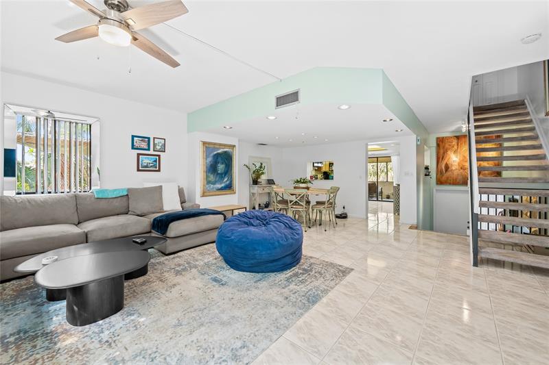 Image 5 of 28 For 3225 13th St  201