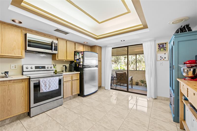 Image 6 of 28 For 3225 13th St  201