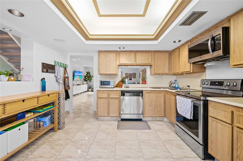 Image 7 of 28 For 3225 13th St  201