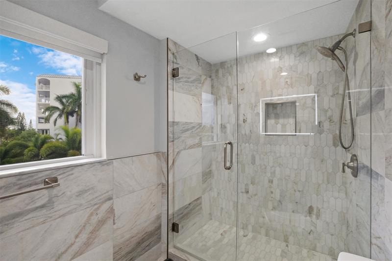 Image 30 of 59 For 333 Sunset Dr  208