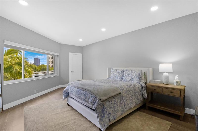 Image 38 of 59 For 333 Sunset Dr  208