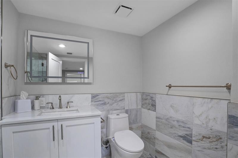 Image 41 of 59 For 333 Sunset Dr  208