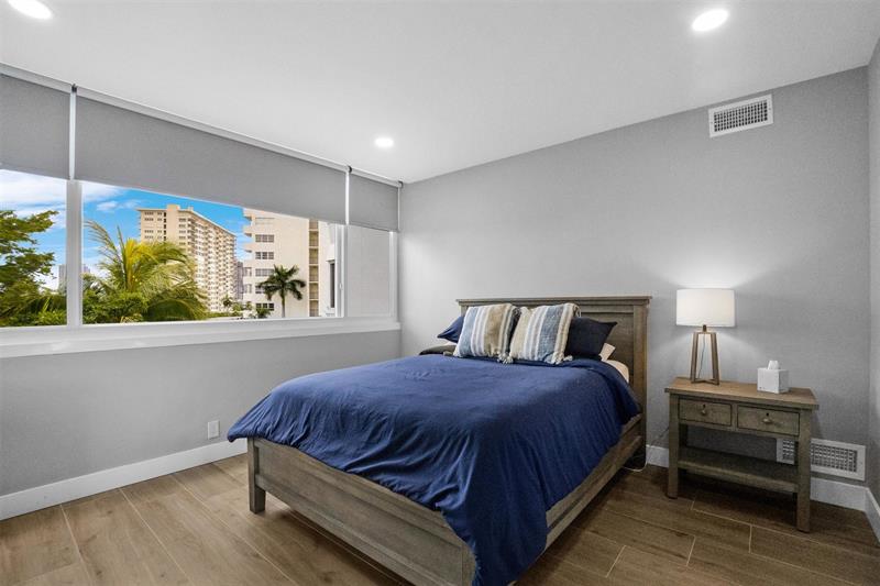 Image 43 of 59 For 333 Sunset Dr  208