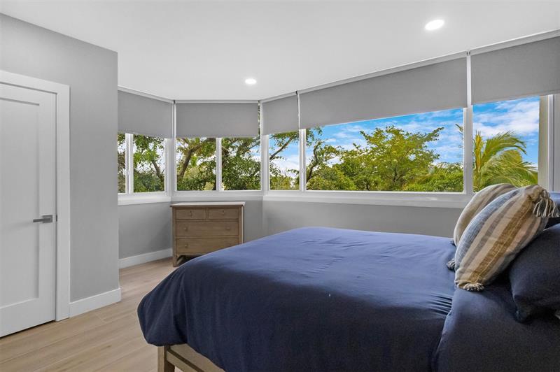 Image 44 of 59 For 333 Sunset Dr  208